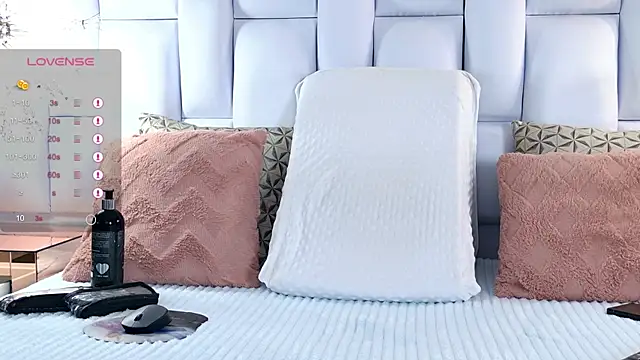 Iris Ross  online show from 12-17-25, 11:38