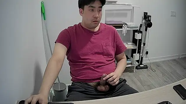 Koreanboy171 online show from 04-15-26, 12:06