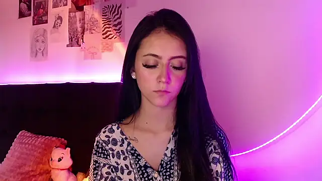 Snapshot of Coralinnee_ chatting on 03-01-25, 07:26 Coralinnee online show from 03-01-25, 07:26