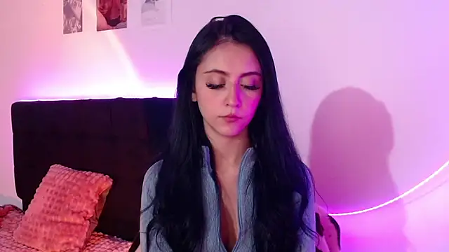 Snapshot of Coralinnee_ chatting on 03-07-25, 04:13 Coralinnee online show from 03-07-25, 04:13