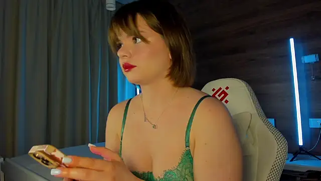 Snapshot of Elizabeth_Hottie_ chatting on 05-29-26, 10:19 Elizabeth Hottie online show from 05-29-26, 10:19