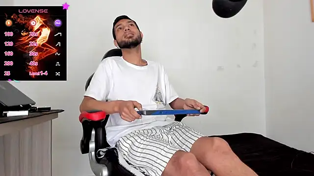 Aron Baylor online show from 11-21-25, 11:42