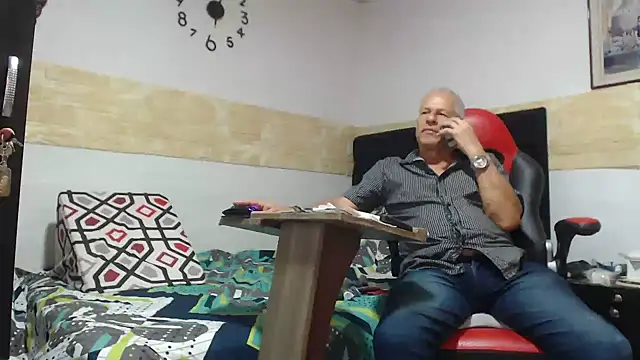 Snapshot of VALENTINO1983_ chatting on 11-13-25, 11:03 VALENTINO1983 online show from 11-13-25, 11:03