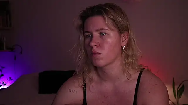 moonamii online show from 11-11-25, 04:18