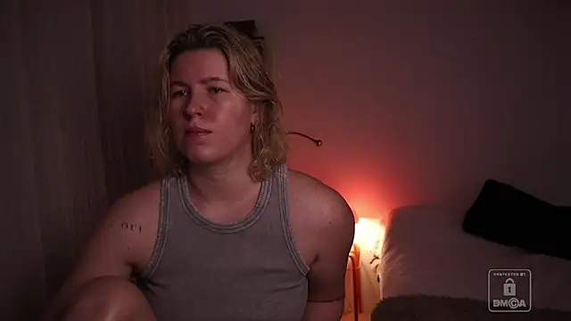 Snapshot of moonamii chatting on 01-14-26, 07:30 moonamii online show from 01-14-26, 07:30