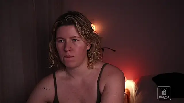 Snapshot of moonamii chatting on 02-05-26, 05:39 moonamii online show from 02-05-26, 05:39