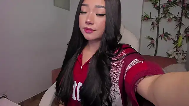 Snapshot of Lulu_Sakura_ chatting on 11-21-25, 04:44 Lulu Sakura online show from 11-21-25, 04:44