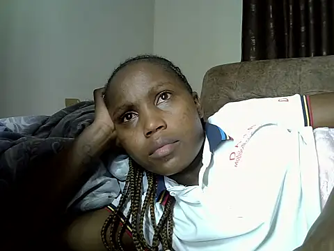 Snapshot of AurelAda chatting on 02-06-26, 11:30 AurelAda online show from 02-06-26, 11:30