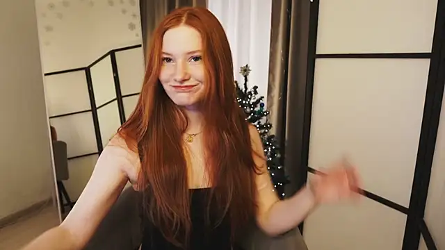 Snapshot of FiaMoor chatting on 12-23-25, 10:24 FiaMoor online show from 12-23-25, 10:24