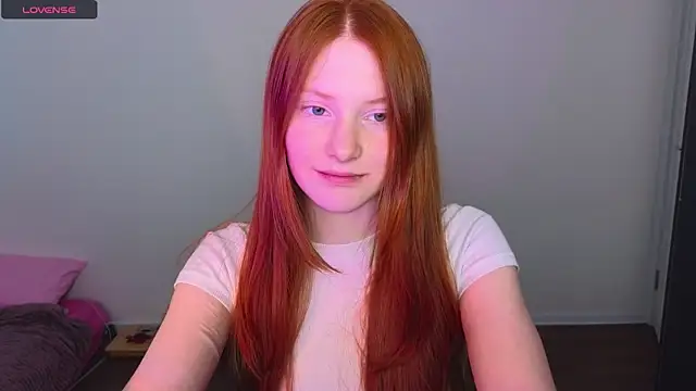 Snapshot of MiaKeler chatting on 02-07-25, 11:45 MiaKeler online show from 02-07-25, 11:45