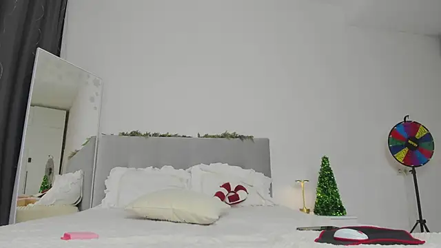 Snapshot of MiaKeler chatting on 01-09-26, 04:21 MiaKeler online show from 01-09-26, 04:21