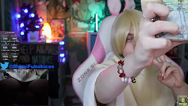 ShiroiFubuki online show from 12-24-24, 06:11