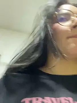 Lia flowers online show from 02-22-25, 02:50