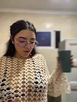 Lia flowers online show from 02-28-25, 05:26