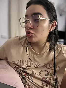 Lia flowers online show from 03-15-25, 02:14