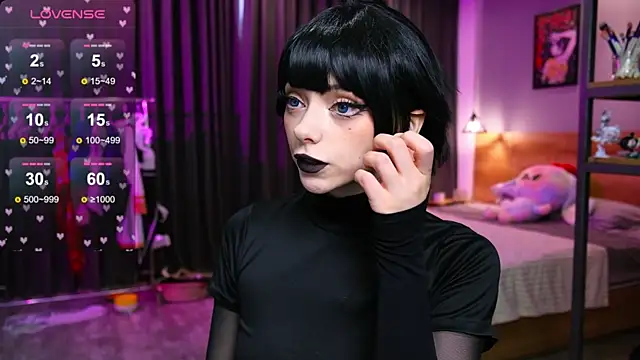 Snapshot of HolliWould_ chatting on 01-17-26, 05:56 HolliWould online show from 01-17-26, 05:56