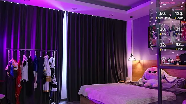 Snapshot of HolliWould_ chatting on 02-19-26, 05:14 HolliWould online show from 02-19-26, 05:14