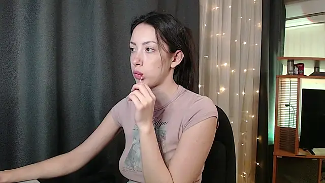 Snapshot of coca_cola1 chatting on 01-04-25, 03:39 coca cola1 online show from 01-04-25, 03:39