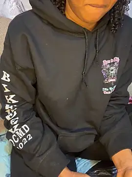 sweetestval online show from 10-25-25, 03:58