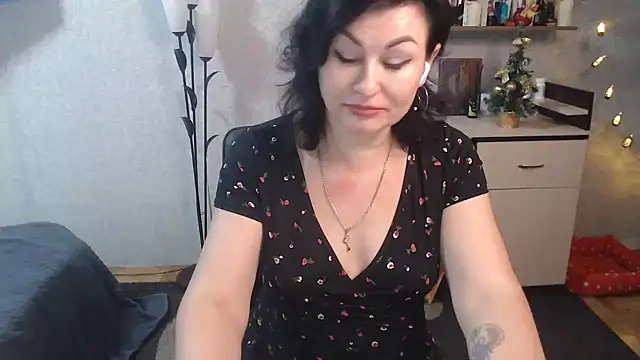 Snapshot of BeatriksS chatting on 12-29-24, 08:04 BeatriksS online show from 12-29-24, 08:04