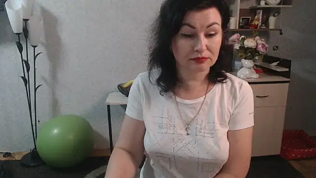 Snapshot of BeatriksS chatting on 02-11-25, 05:07 BeatriksS online show from 02-11-25, 05:07