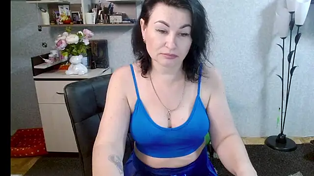 Snapshot of BeatriksS chatting on 02-15-25, 05:17 BeatriksS online show from 02-15-25, 05:17