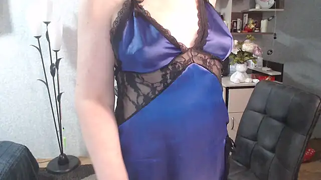 Snapshot of BeatriksS chatting on 03-04-25, 04:30 BeatriksS online show from 03-04-25, 04:30