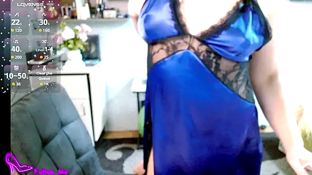 Snapshot of BeatriksS chatting on 10-23-25, 12:15 BeatriksS online show from 10-23-25, 12:15