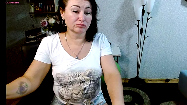 Snapshot of BeatriksS chatting on 10-30-25, 05:24 BeatriksS online show from 10-30-25, 05:24