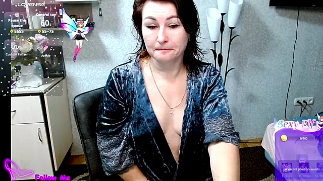 Snapshot of BeatriksS chatting on 12-15-25, 08:24 BeatriksS online show from 12-15-25, 08:24