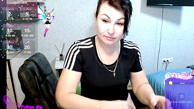 Snapshot of BeatriksS chatting on 12-17-25, 08:37 BeatriksS online show from 12-17-25, 08:37