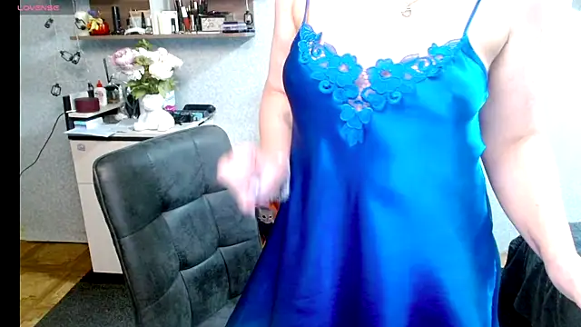 Snapshot of BeatriksS chatting on 05-28-26, 06:05 BeatriksS online show from 05-28-26, 06:05