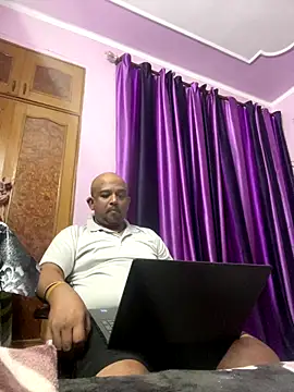 Dick 6inches online show from 10-12-25, 03:33