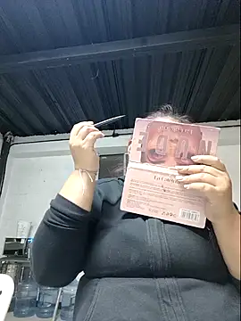 Snapshot of silvia_lane chatting on 10-24-25, 03:47 silvia lane online show from 10-24-25, 03:47