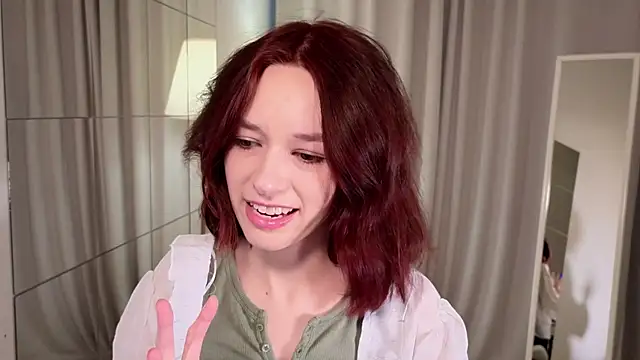 Snapshot of VivianLy_ chatting on 03-12-25, 07:57 VivianLy online show from 03-12-25, 07:57