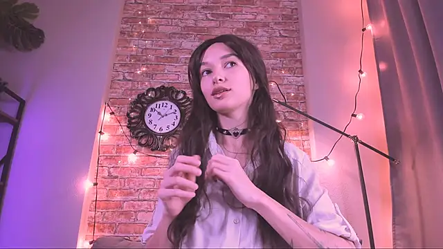 Snapshot of VivianLy_ chatting on 11-07-25, 12:16 VivianLy online show from 11-07-25, 12:16