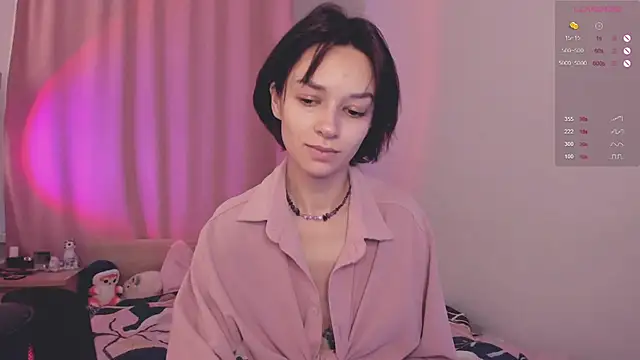 Snapshot of VivianLy_ chatting on 12-04-25, 12:14 VivianLy online show from 12-04-25, 12:14