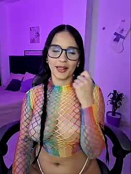 Snapshot of heyshaa chatting on 02-06-25, 12:00 heyshaa online show from 02-06-25, 12:00
