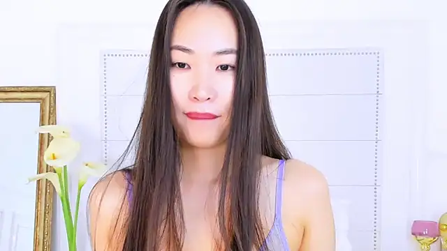 NaomiYuu online show from 03-02-25, 02:19