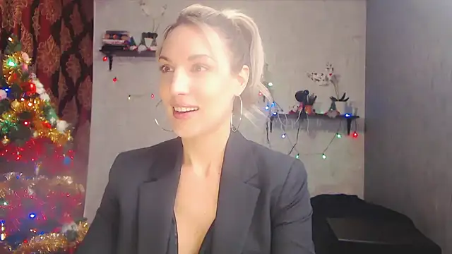 MillaXQueen online show from 12-16-24, 07:26