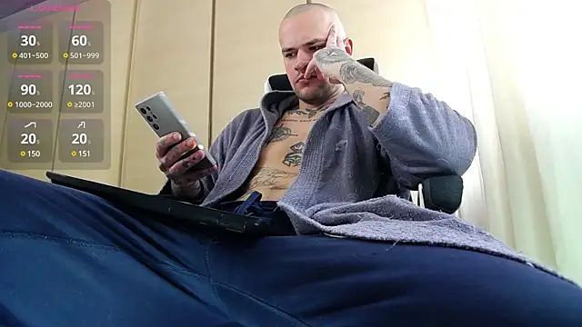 Snapshot of FindomJason chatting on 01-04-25, 08:17 FindomJason online show from 01-04-25, 08:17