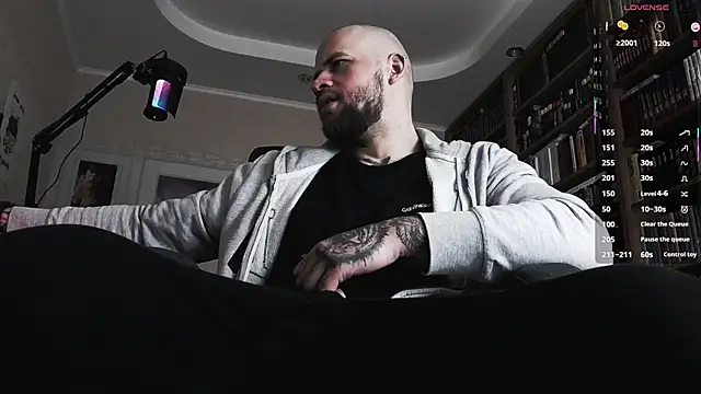 Snapshot of FindomJason chatting on 11-28-25, 01:47 FindomJason online show from 11-28-25, 01:47