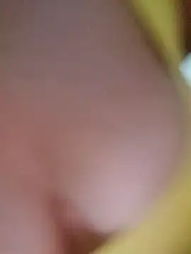 Snapshot of Yassmina11 chatting on 11-22-25, 02:10 Yassmina11 online show from 11-22-25, 02:10