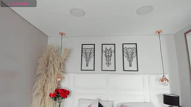 Rebeca jones online show from 10-27-25, 12:20