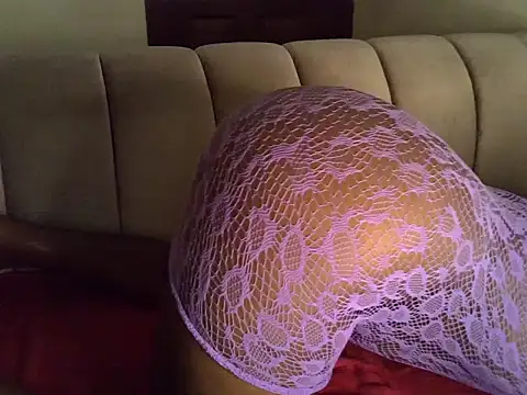 Snapshot of SexyyCinderella chatting on 02-12-26, 11:38 SexyyCinderella online show from 02-12-26, 11:38