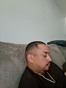 Snapshot of hungpenis210 chatting on 10-13-25, 02:39 hungpenis210 online show from 10-13-25, 02:39