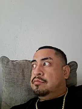 Snapshot of hungpenis210 chatting on 11-22-25, 06:18 hungpenis210 online show from 11-22-25, 06:18