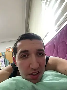 Snapshot of strange6696 chatting on 02-28-25, 02:42 strange6696 online show from 02-28-25, 02:42