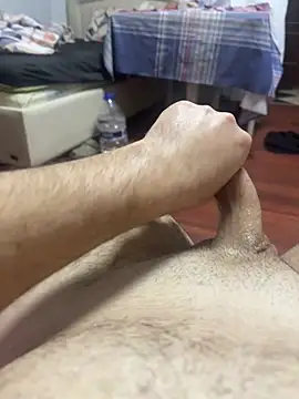 Snapshot of strange6696 chatting on 11-08-25, 04:40 strange6696 online show from 11-08-25, 04:40