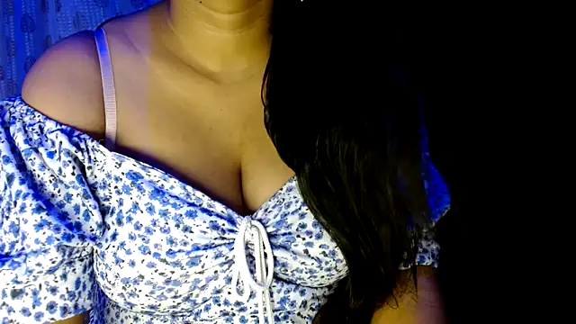 janifer001 online show from 10-13-25, 11:05